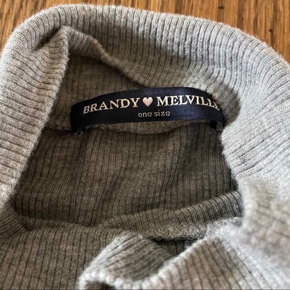 Brandy Melville Turtleneck - Picture 3 of 3